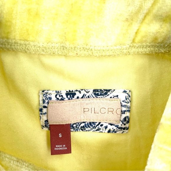 ANTHROPOLOGIE Pilcro Velveteen Mock Neck Chartreuse Blouse Top - Picture 7 of 8